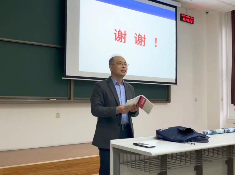 黄色仓库