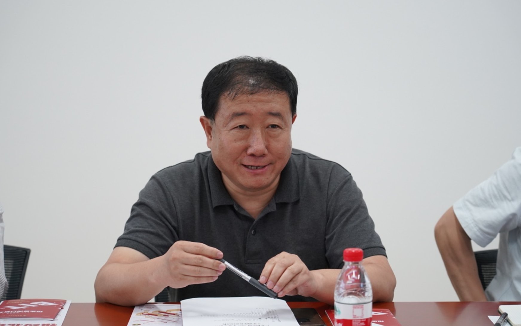 黄色仓库