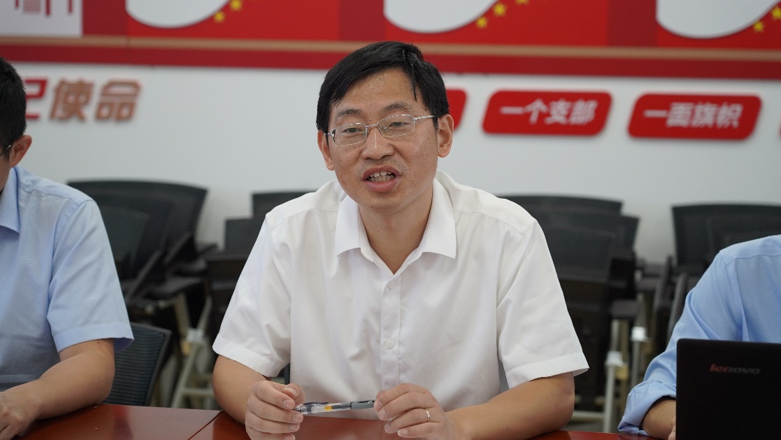 黄色仓库
