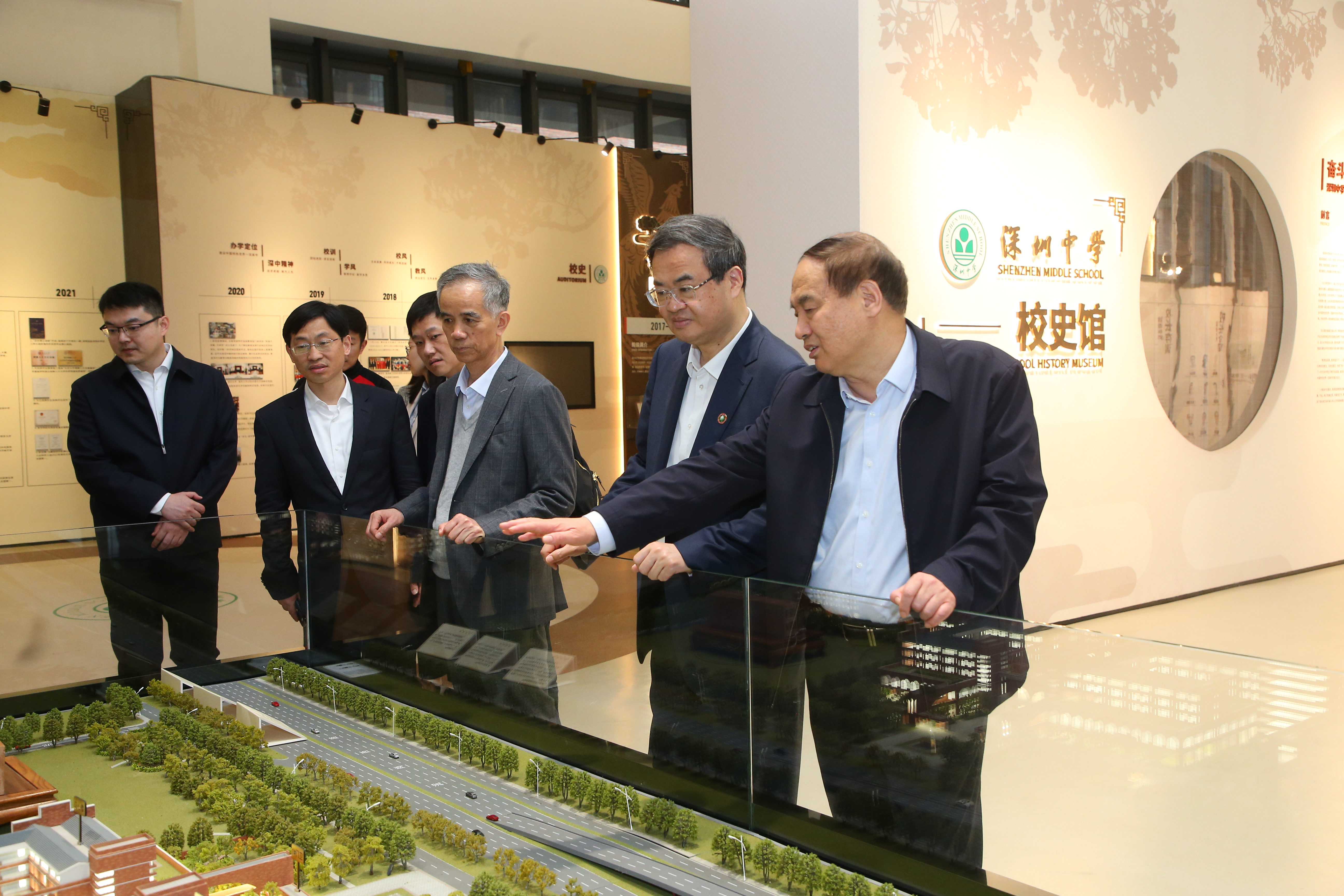 黄色仓库
