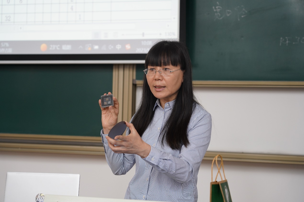 黄色仓库