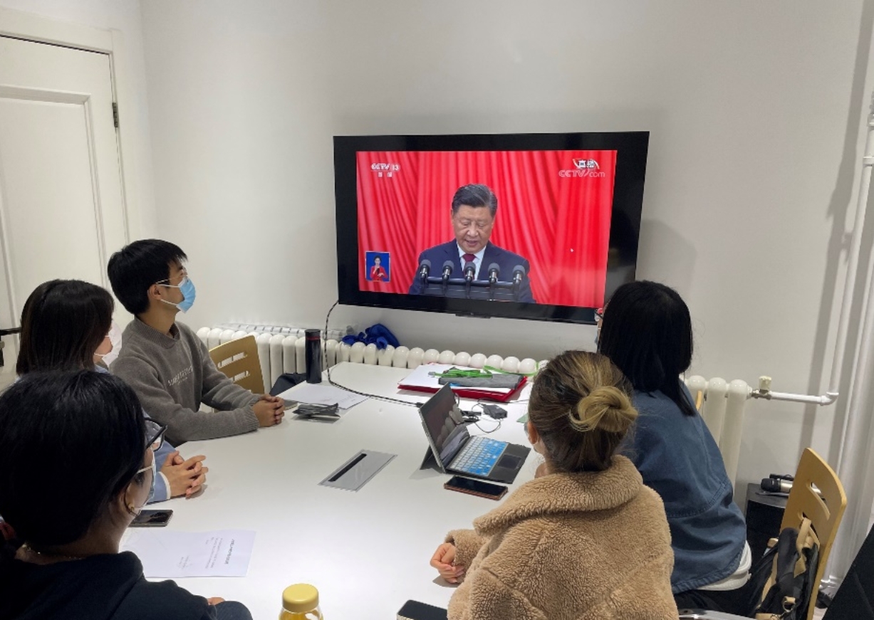 黄色仓库