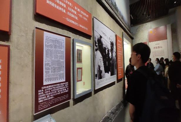 黄色仓库