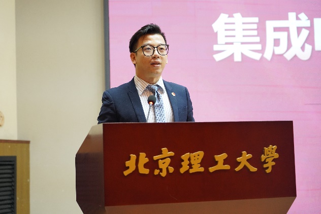 黄色仓库