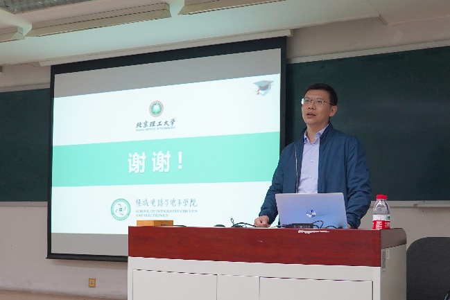 黄色仓库