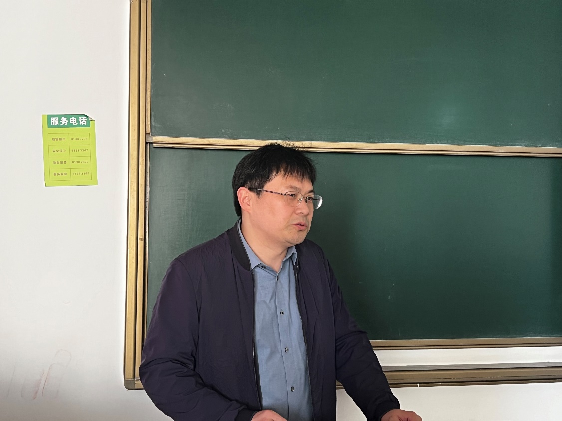 黄色仓库