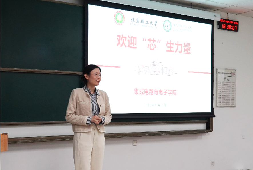 黄色仓库