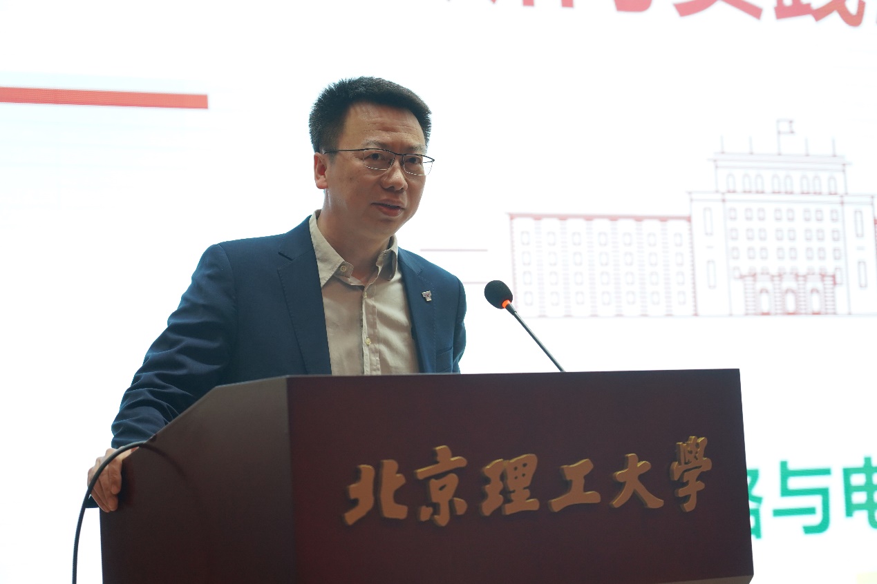 黄色仓库