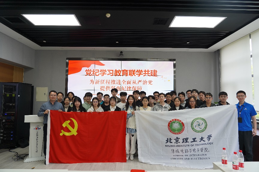 黄色仓库
