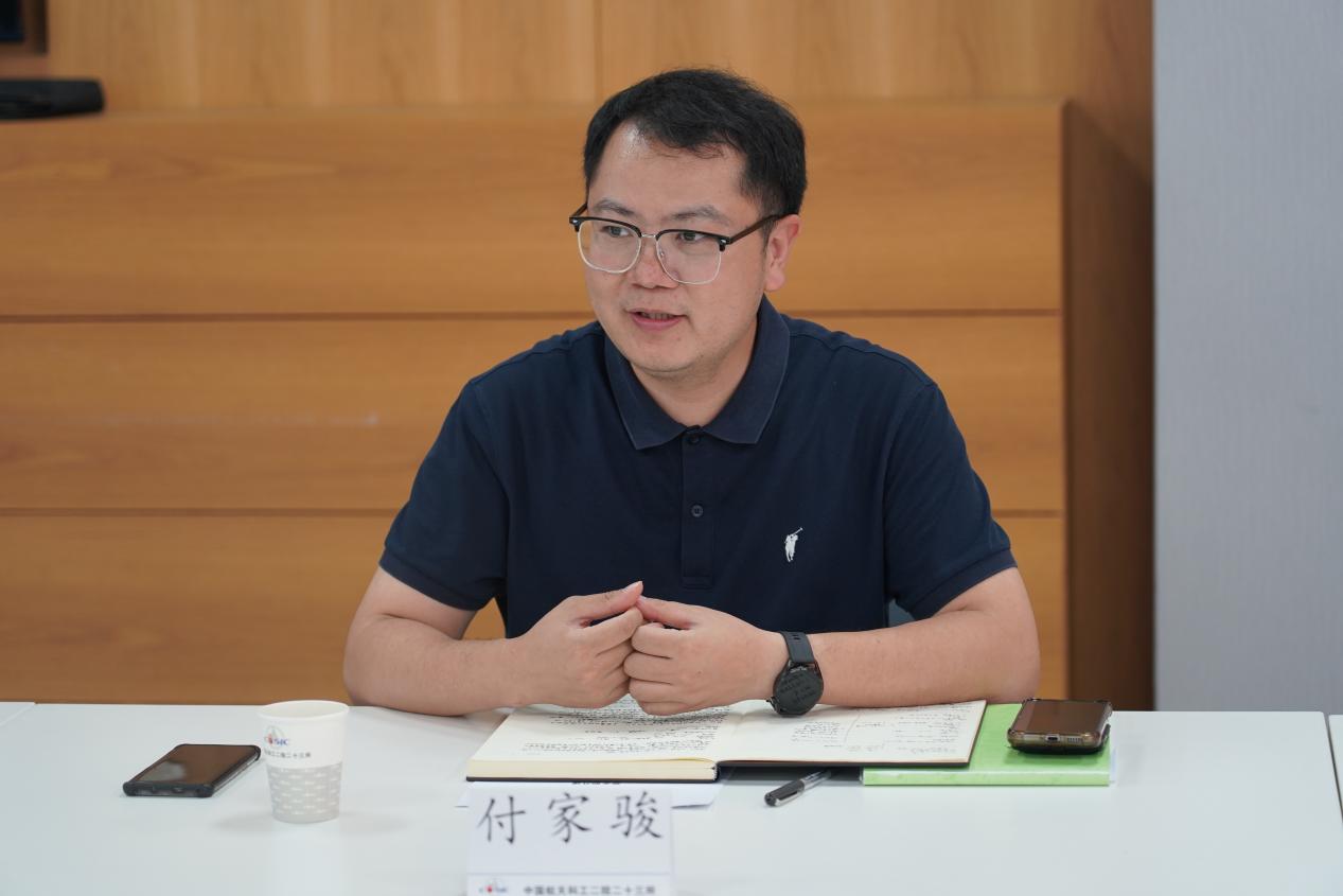 黄色仓库