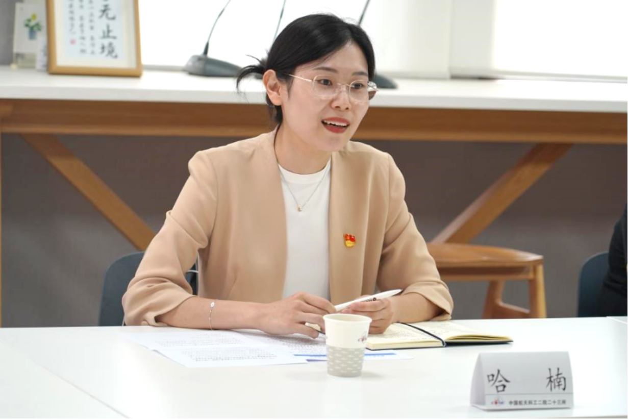 黄色仓库