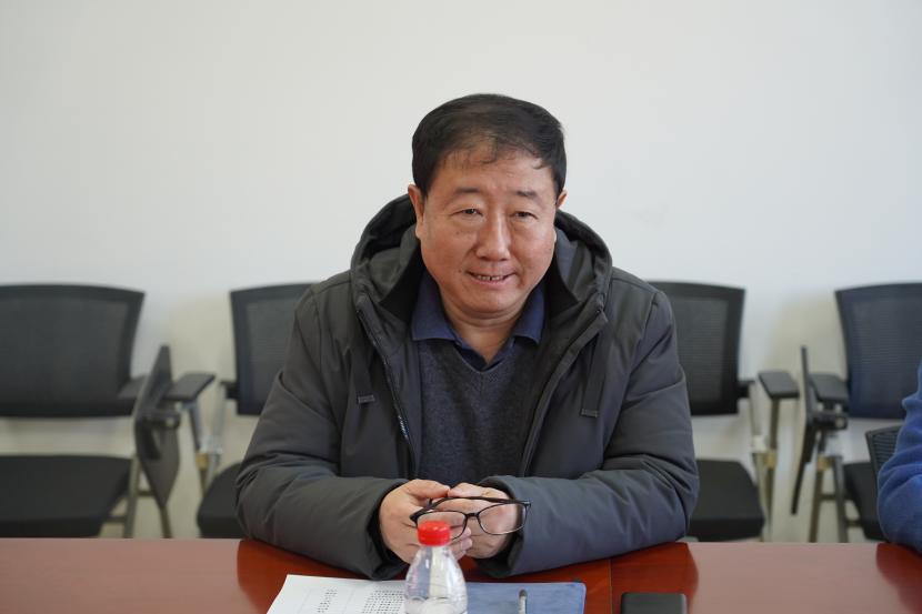 黄色仓库